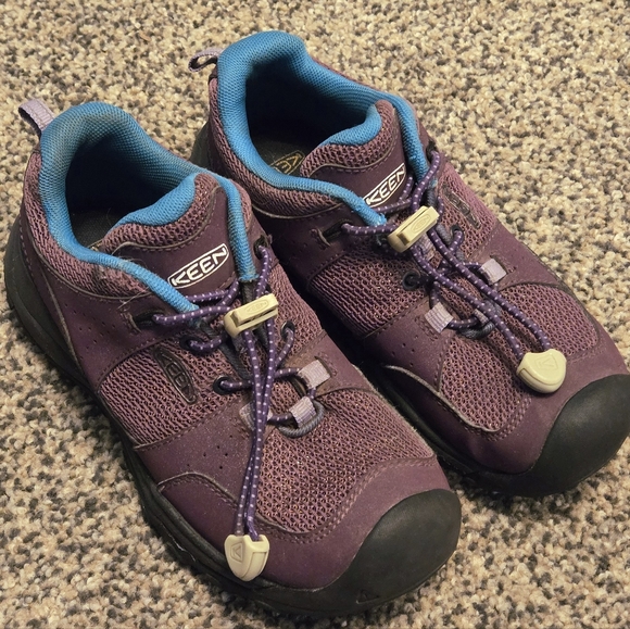 Keen Girls Hiking Shoes - Picture 1 of 8